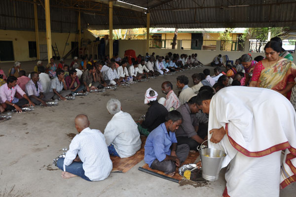 Annadaanam at Sampath Nagar Temple1